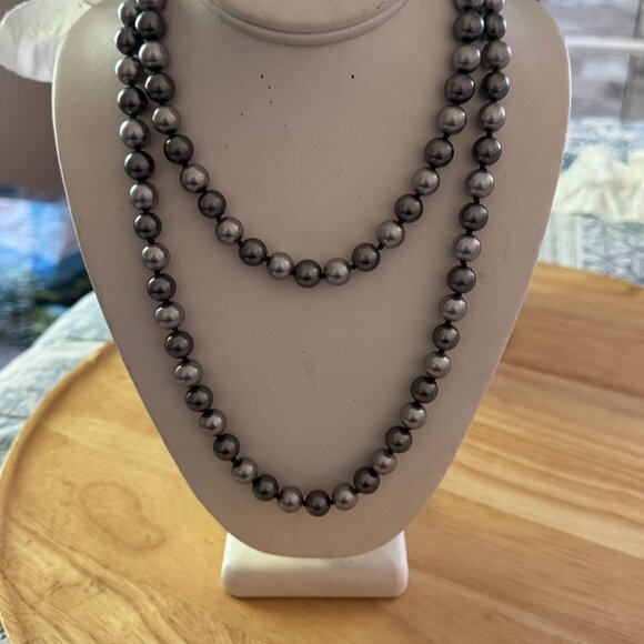 ELEGANT STATEMENT CROSS NECKLACE - Picture 6 of 7